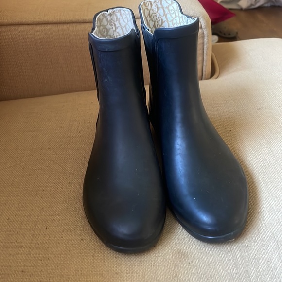 Chooka Chelsea Style Ankle Length Rain Boot - Picture 4 of 5